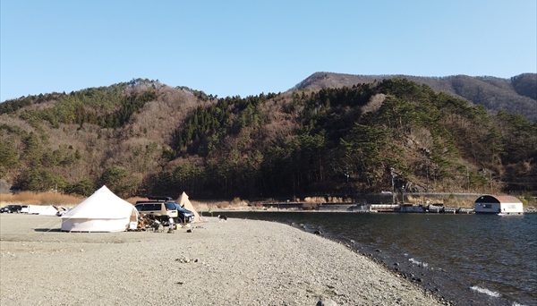 西湖・湖畔キャンプ場